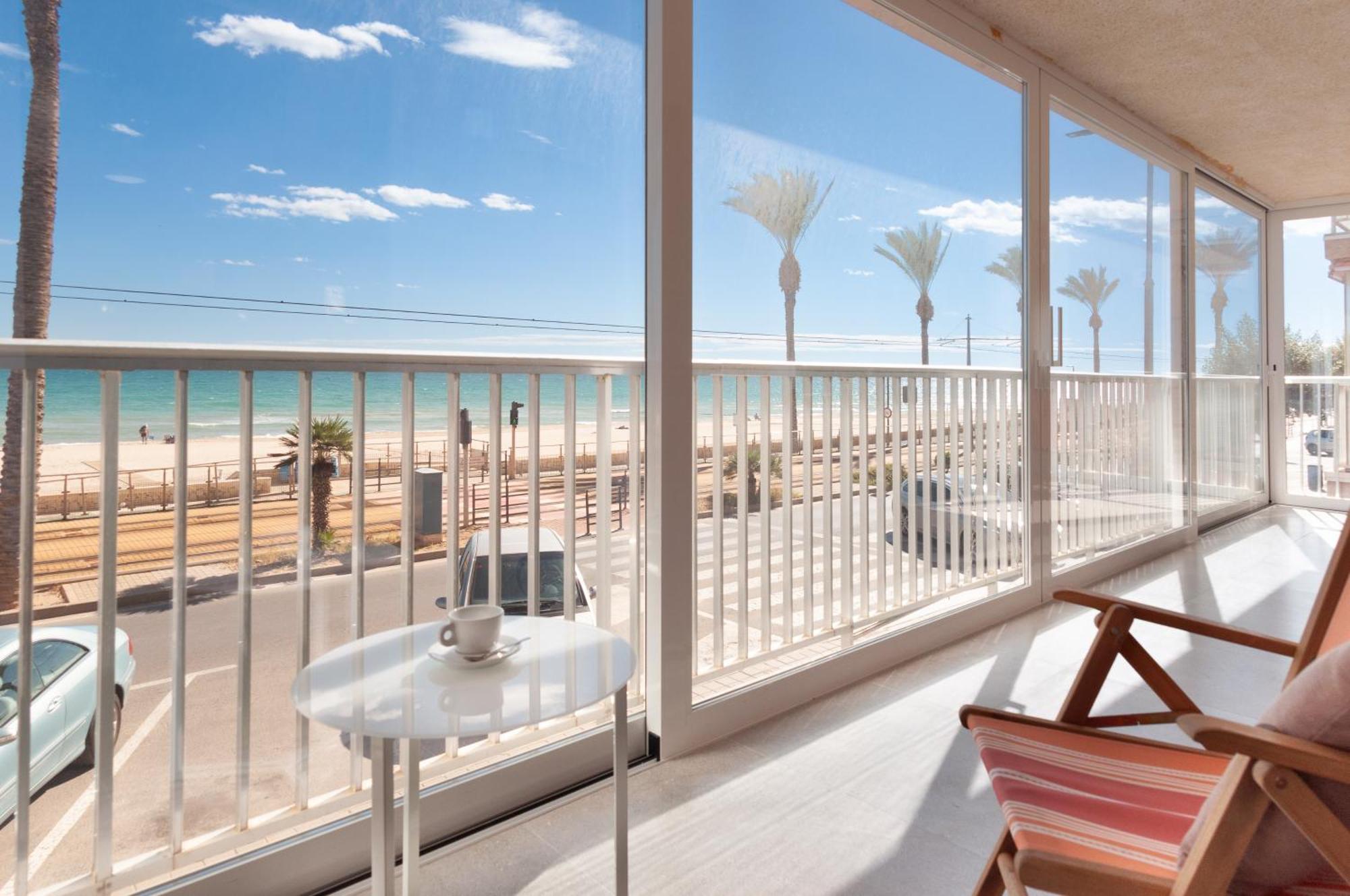 Sohosuites Campello Beach Кампелло Экстерьер фото